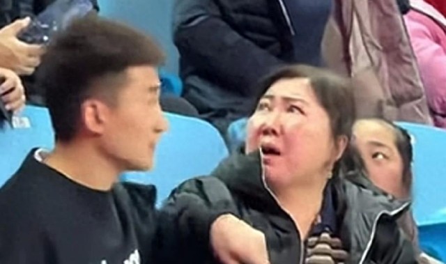 郁闷！孙铭徽家人与安保冲突！布朗疯狂出手26次，决战三分打铁！