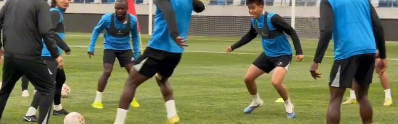 KOK体育官方网站-徐正源断骨续命！5连败铁人大战玉昆 英博海牛赛后谁唱响莎啦啦？